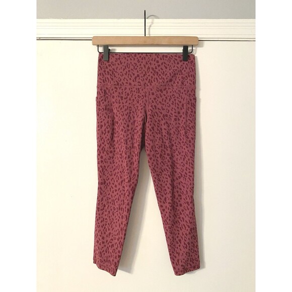 Athleta Salutation Leggings Size Small Petite Stash Pocket 7/8 Tight Leopard - Picture 1 of 7